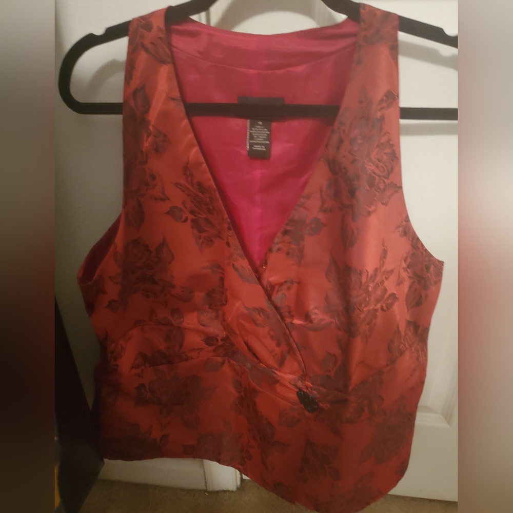 Lane Bryant red v neck blouse size 18